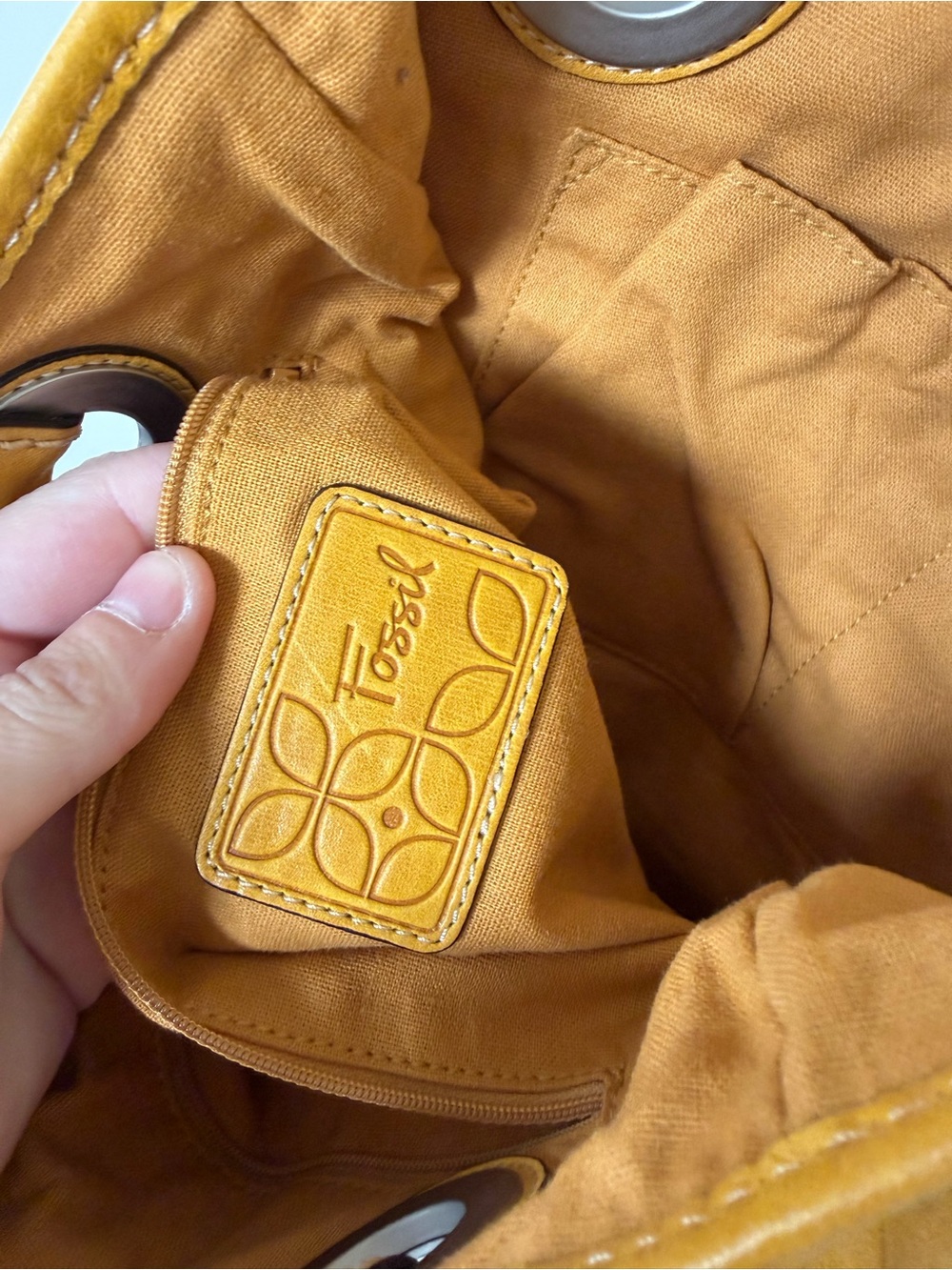 FOSSIL Mustard Yellow Gold Leather Vintage Hobo Shoulder Tote Bag w Silver Key - Picture 6 of 10